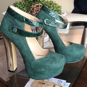 Green platform. Great for fall!